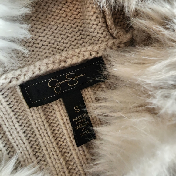 🎈2/$50 Jessica Simpson CHERISH Faux Fur Vest - Picture 6 of 13